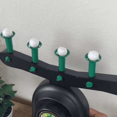 لعبة "هوفر شوت" تُضفي لمسةً حماسيةً على متعة العائلة! تُختبر دقة أهدافها العائمة، بفضل تيارات الهواء القابلة للتعديل التي تُمكّنك من تعديل مستوى الصعوبة.
مثالية لجميع أفراد العائلة، تُحوّل الأمسيات العادية إلى منافساتٍ شيّقة .